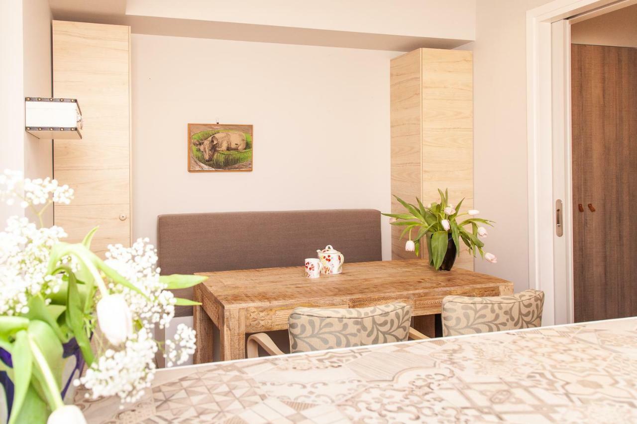 Sweet Suite Flora In Vouliagmeni Αθήνα Εξωτερικό φωτογραφία