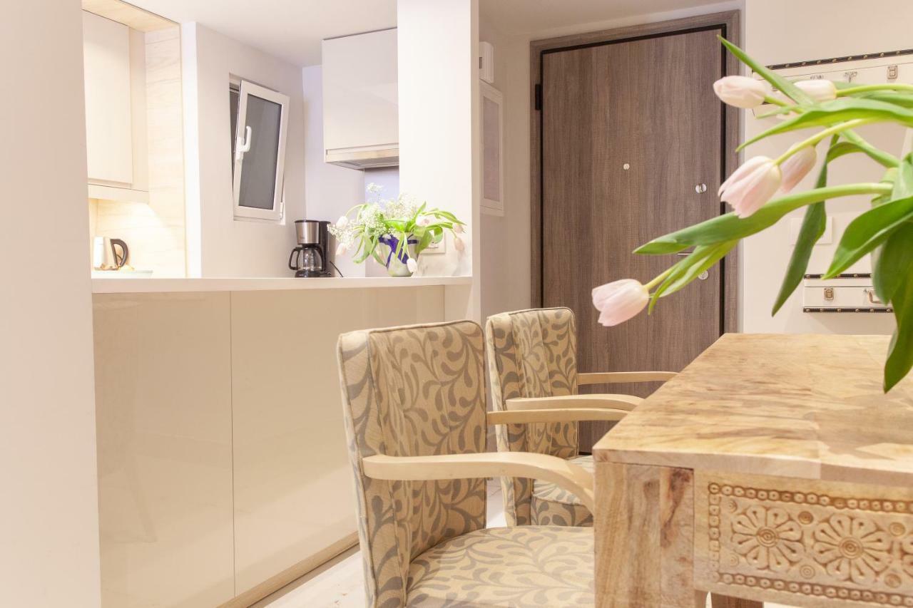 Sweet Suite Flora In Vouliagmeni Αθήνα Εξωτερικό φωτογραφία