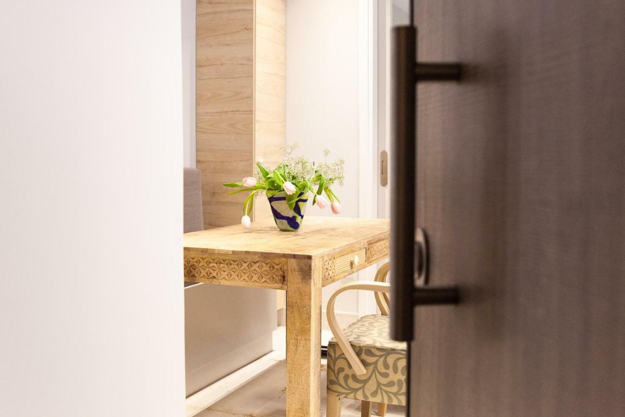 Sweet Suite Flora In Vouliagmeni Αθήνα Εξωτερικό φωτογραφία